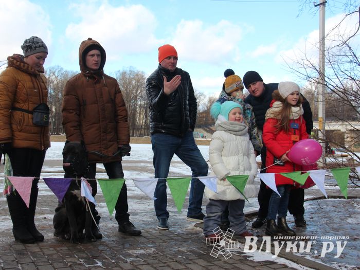 В Великих Луках широко отметили Масленицу (ФОТО)