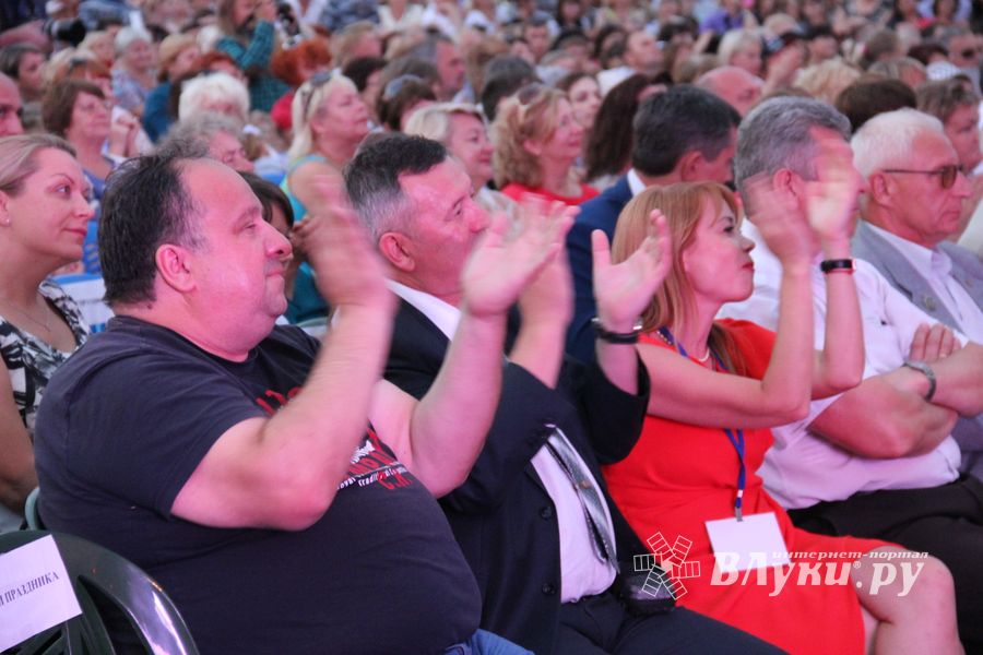 Людмила Чурсина и Пелагея поздравили Великие Луки с 850-летием (ФОТО)