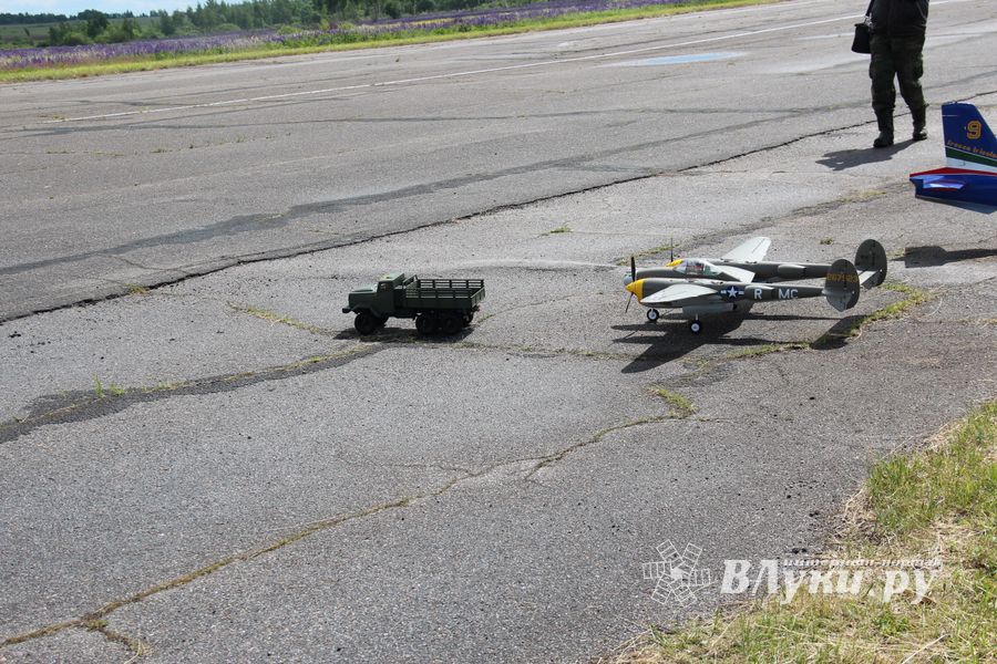 В Великих Луках проходит 7-й Фестиваль авиамодельного спорта (ФОТО)