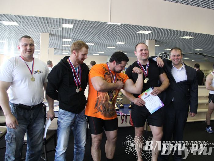 Первенство города по классическому жиму штанги и армлифтинг