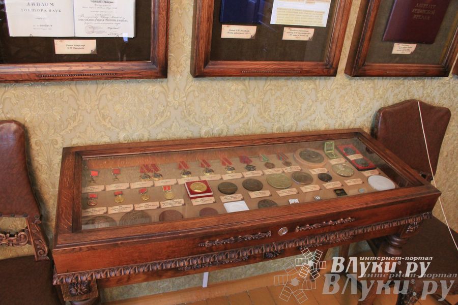 В Великих Луках почтили память академика Виноградова