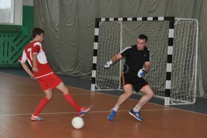 Состоялся традиционный турнир по мини-футболу с участием подростков и представителей органов власти (фото)