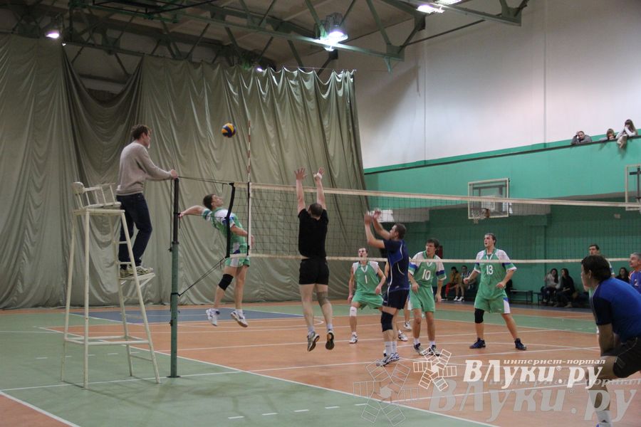 Сборная Великолукского района стала обладателем Кубка города по волейболу (фото)