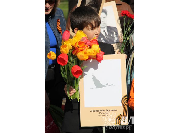 Парад Победы в Великих Луках (фото)