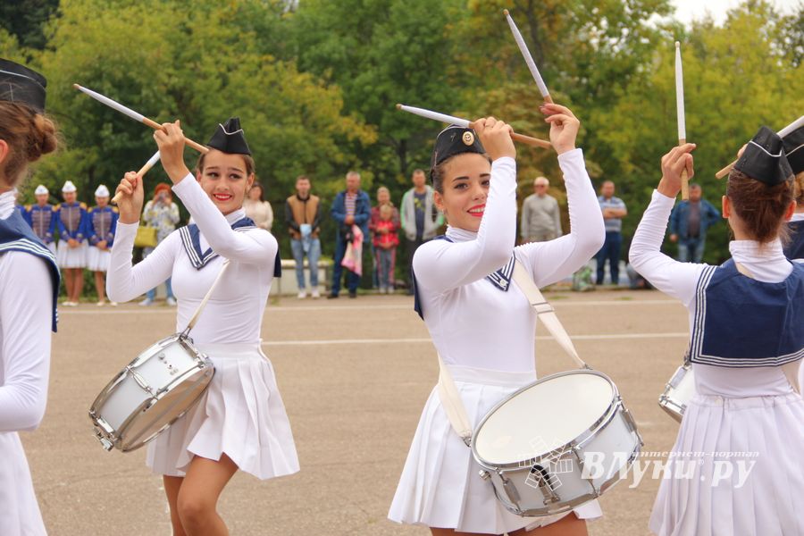 В Великих Луках проходит ​Международный фестиваль-конкурс среди мажореток и барабанщиц (ФОТО)