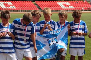 Юные футболисты из Калининграда стали победителями турнира «Локобол» в Великих Луках (фото)