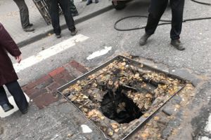 На центральном перекрёстке Великих Лук затруднено движение (ФОТО)