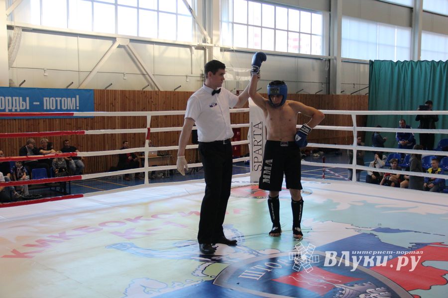В Великих Луках прошел Кубок области по кикбоксингу (ФОТО)
