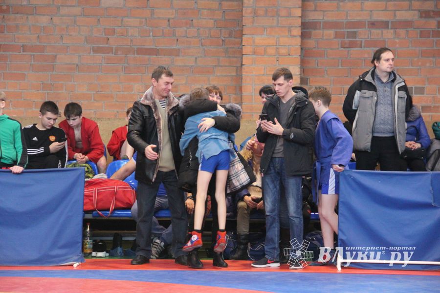 В Великих Луках прошли соревнования по самбо (ФОТО)