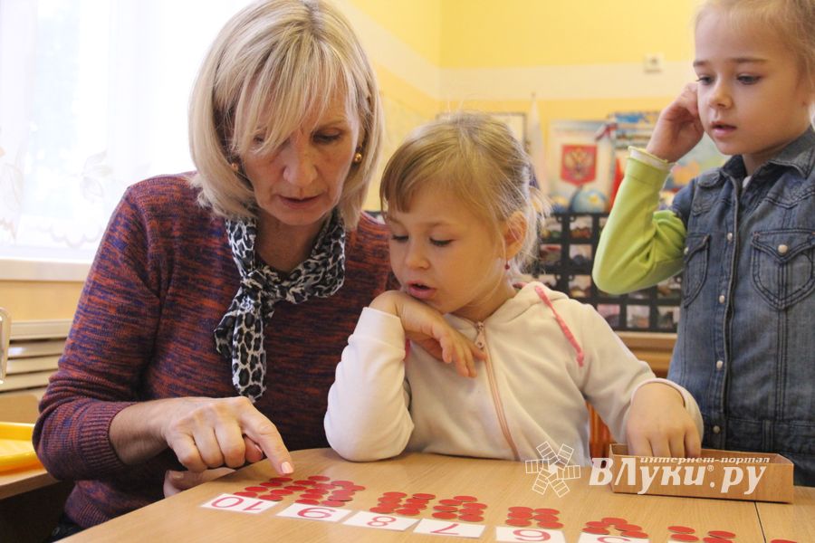 Воспитатели «Центра развития ребёнка» отмечают двойной праздник (ФОТО, ВИДЕО)