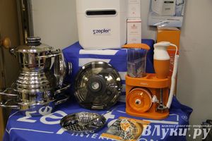 Универсальная выставка проходит в Великих Луках (фото)