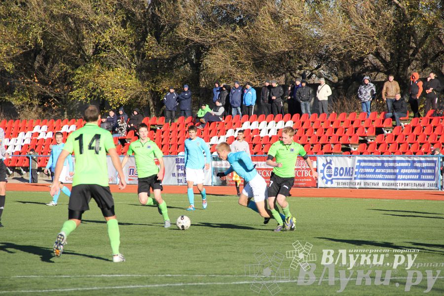 Футбольный матч «Луки-Энергия» — «Карелия» (фото)