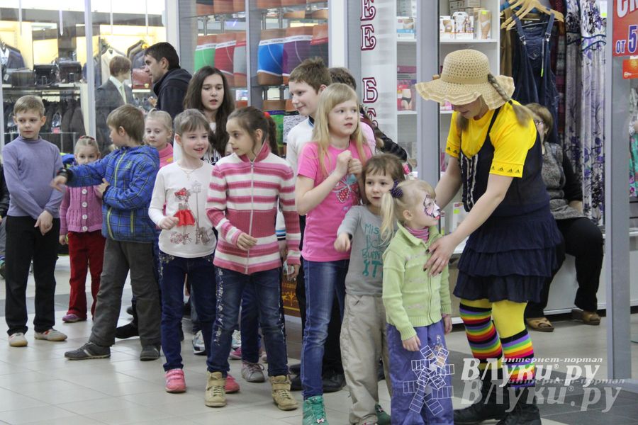 В ТЦ «Апельсин» прошла весенняя ночь распродаж