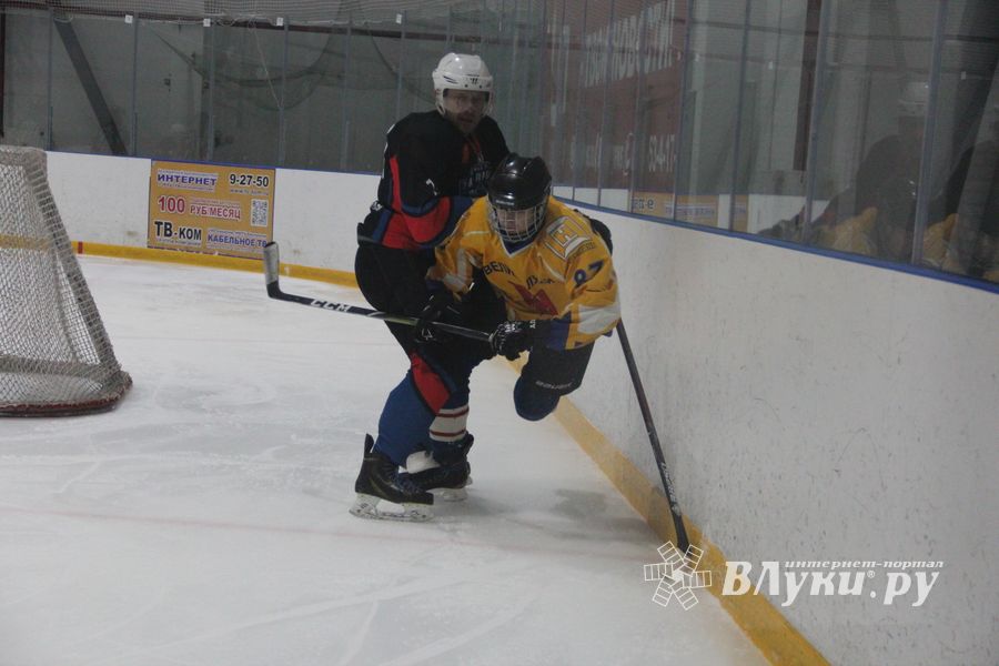 Две великолукские хоккейные команды провели встречу в рамках Чемпионата Псковской (ФОТО)