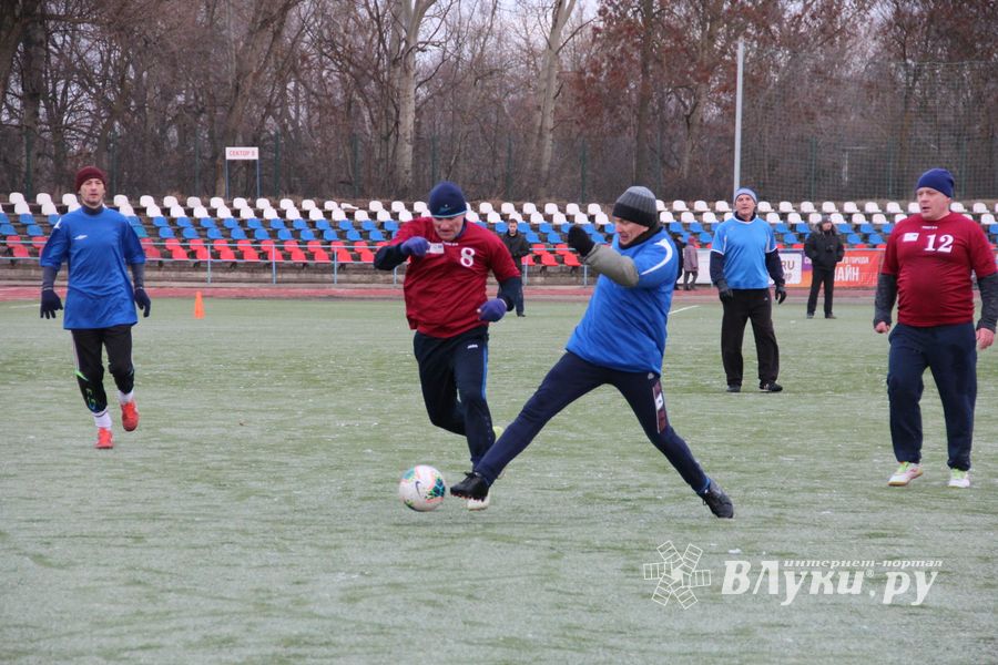 Боевая ничья в памятном футбольном матче (ФОТО)