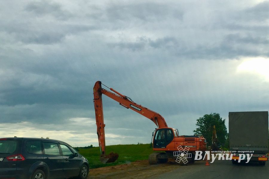 На трассе М9 Москва-Балтия продолжаются ремонтные работы (ФОТО)