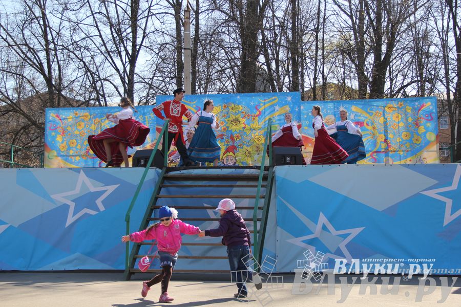 Традиционная весенняя ярмарка прошла в Великих Луках