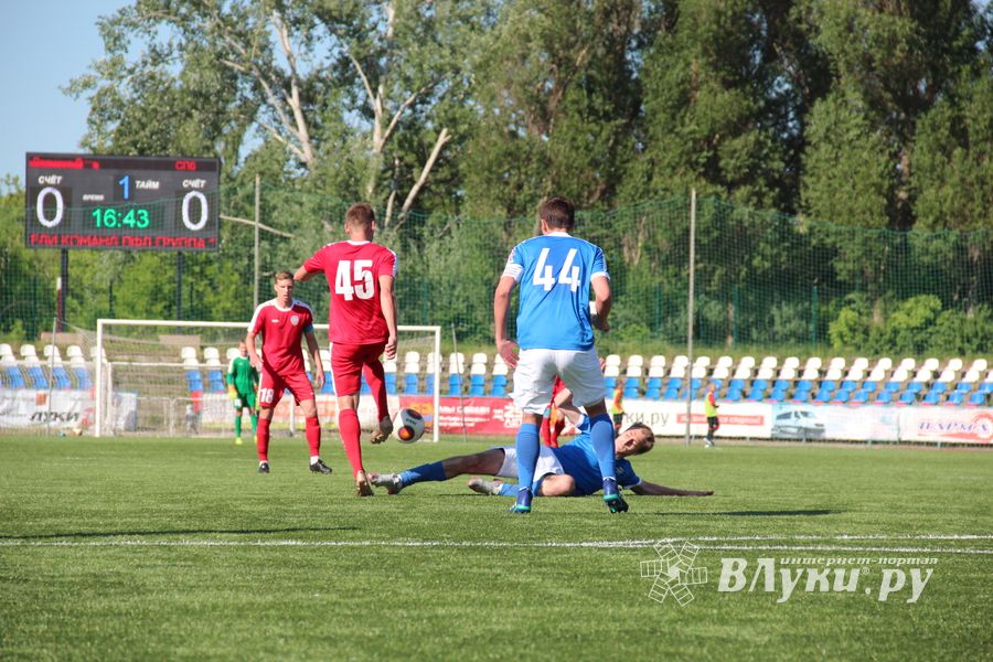 Великолучане проиграли последний домашний матч дебютного сезона (ФОТО)