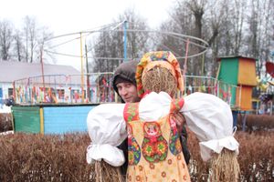 В Великих Луках сожгли Масленицу (фото)