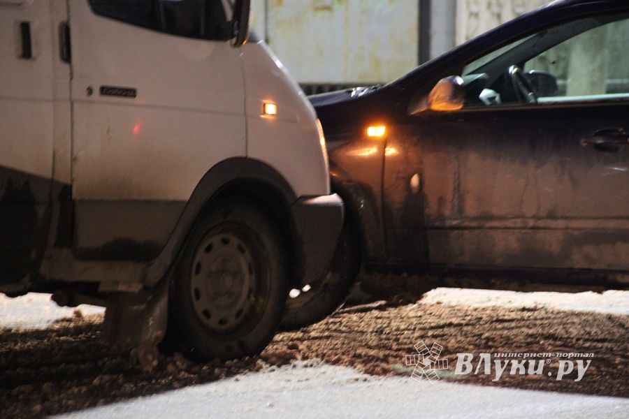 В Великих Луках произошло ДТП(ФОТО)