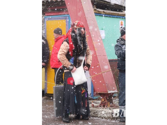 В Великих Луках сожгли Масленицу (фото)