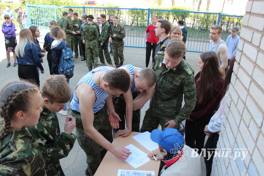 В Великих Луках спасали «заложников» (ФОТО)