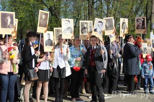 Парад Победы в Великих Луках (фото)