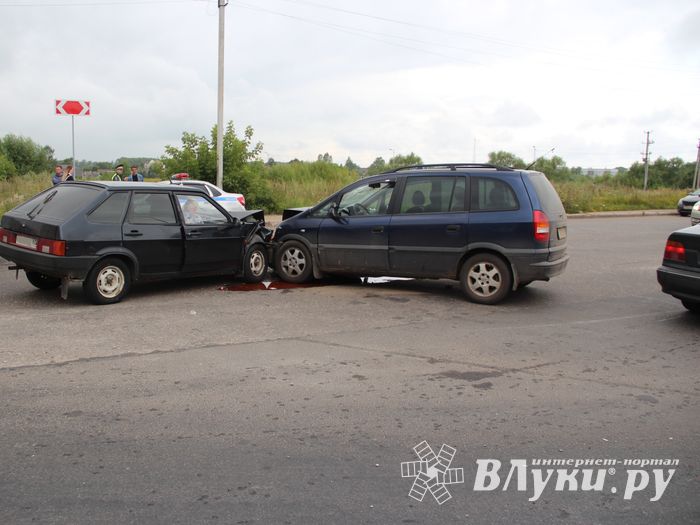 ДТП с пострадавшими на пр. Октябрьском (ФОТО)