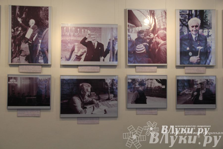 В центре эстетического воспитания проходит фотовыставка «Хранитель Пушкиногорья» (фото)