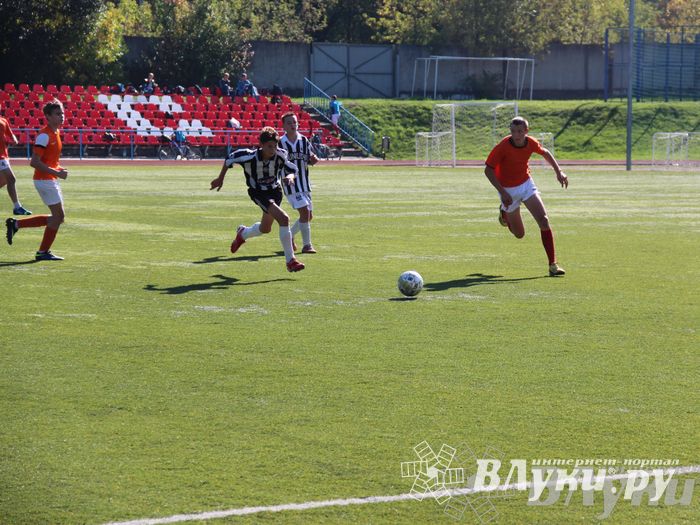 В Великих Луках завершился открытый турнир по футболу памяти М. Ф. Хренова (фото)