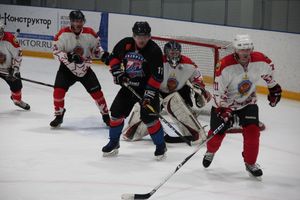 Матч НХЛ прошел в великолукском «Айсберге» (ФОТО)