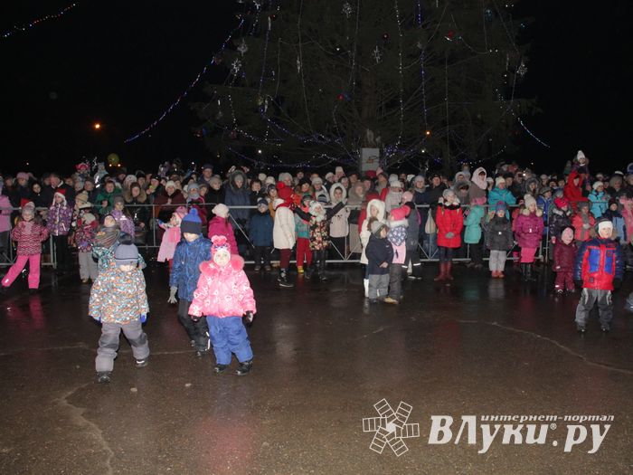 Великие Луки к встрече Нового года готовы (ФОТО)