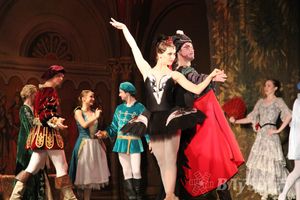 Московский театр «Корона Русского Балета» представил великолучанам балет «Лебединое озеро»