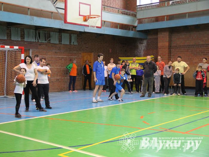 В Великих Луках определили самую спортивную семью (фото)