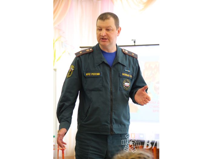 Воспитанники детского сада «Берёзка» встретились с сотрудником МЧС (ФОТО)