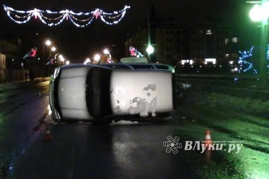 Мужчина пострадал в результате ДТП на Ольгинском мосту в Пскове (фото)