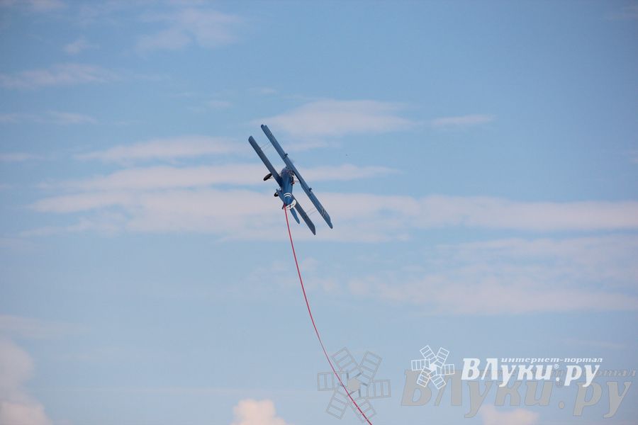 В Великих Луках прошли воздушные бои (фото)