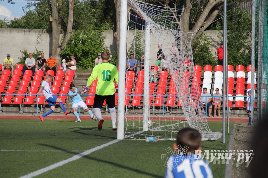 В Великих Луках состоялся матч Первенства СЗФО по футболу между командами «Луки-Энергия» и «Химик»