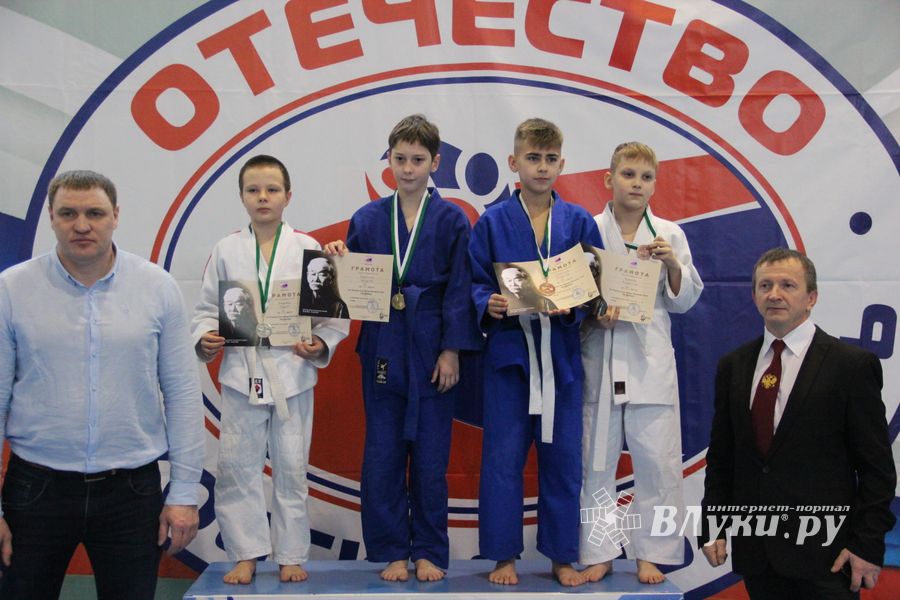 В Великих Луках прошли соревнования по дзюдо (ФОТО)