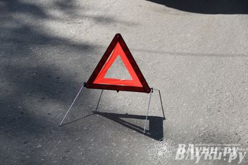 В Великих Луках на проспекте Гагарина «Hyundai» врезался в «Mitsubish» (ФОТО)