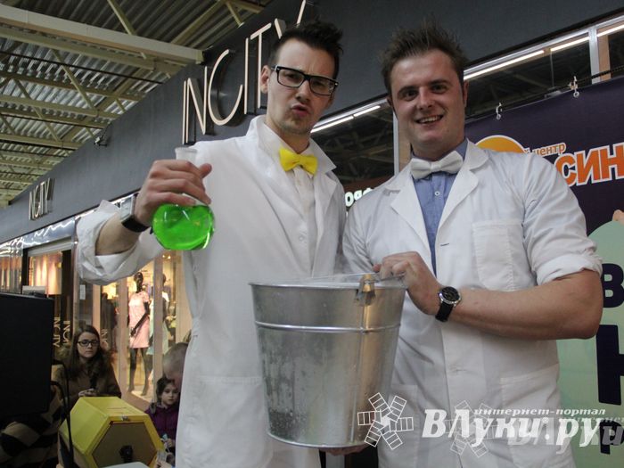 В ТЦ «Апельсин» прошла весенняя ночь распродаж