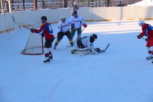 Великолукский хоккей: много забитых шайб, немного потасовок и разбитых лиц (фото)