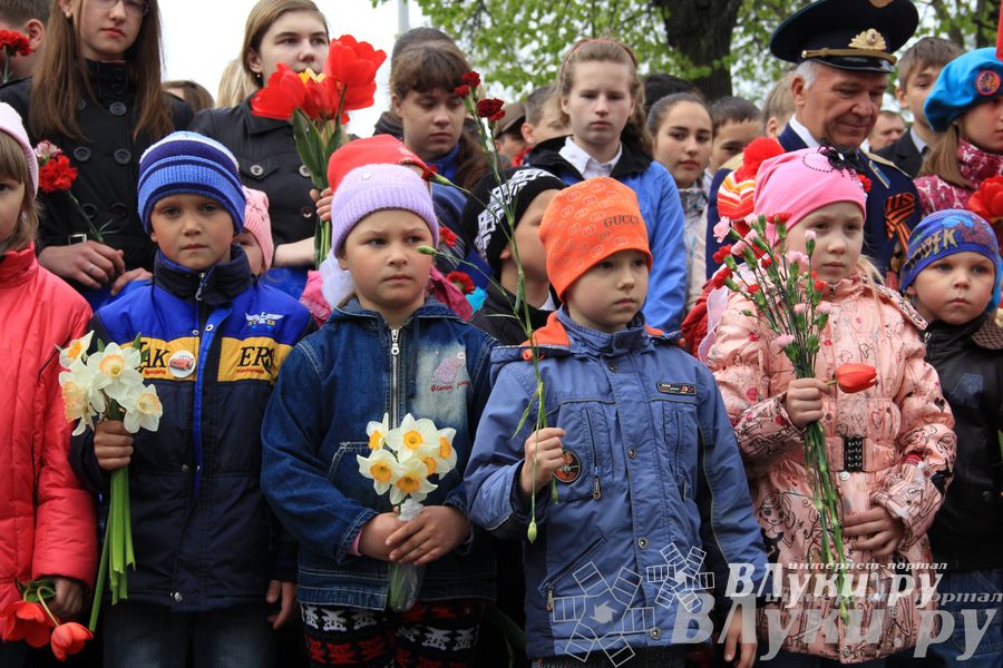 В Великих Луках почтили память погибших в Великой Отечественной войне