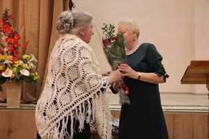 В Великих Луках ученики школы №13 поздравили своих педагогов (ФОТО)