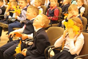 В школу №13 Великих Лук приходила осенняя сказка (ФОТО)