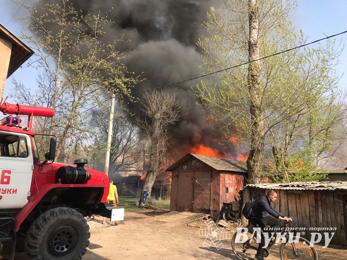 Пожар в проезде Нелидовском (ФОТО; ВИДЕО)