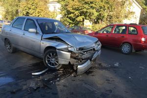 В Великих Луках в районе автовокзала произошло ДТП (фото)