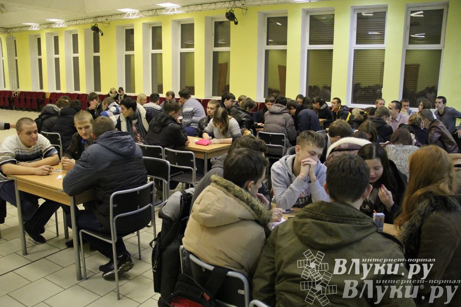 Третий тур игр «Что? Где? Когда?» состоялся вчера в ДК ЛК (фото)