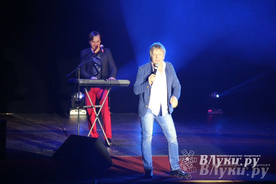 ДК ЛК Великие Луки: Две звезды в одном концерте (фото)