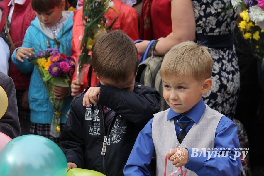 Школа №12 встретила День знаний (фото)